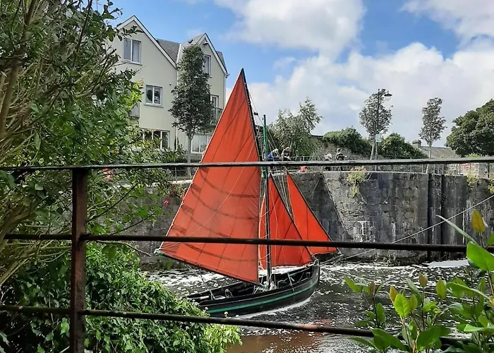 Charming Canal-view In Galways Cultural Heart Appartement Galway