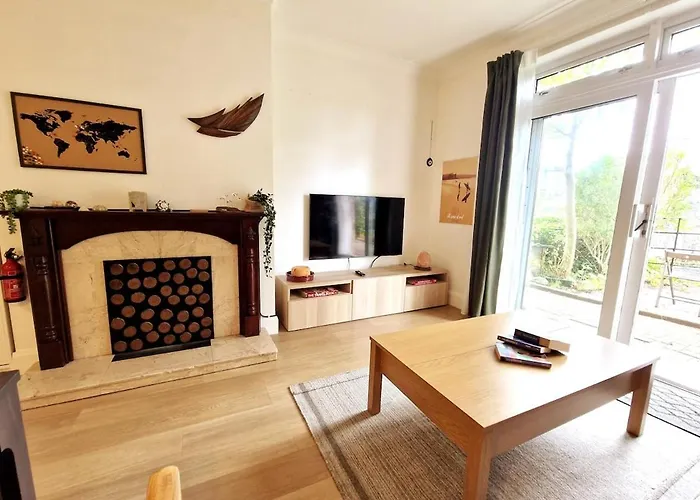 Charming Canal-view In Galways Cultural Heart Appartement *